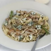 Pâtes aux bolets et au roquefort